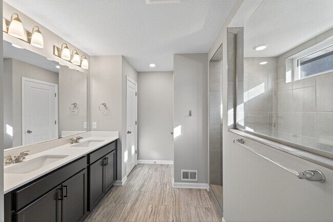 Building Photo - Anoka Detached Townhome