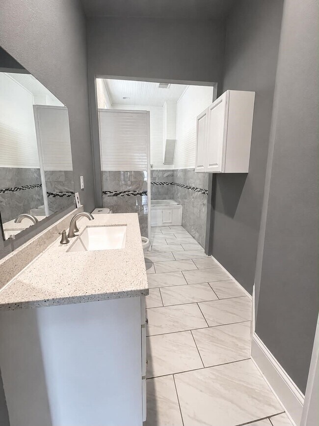 Building Photo - 2623 Avenue Q