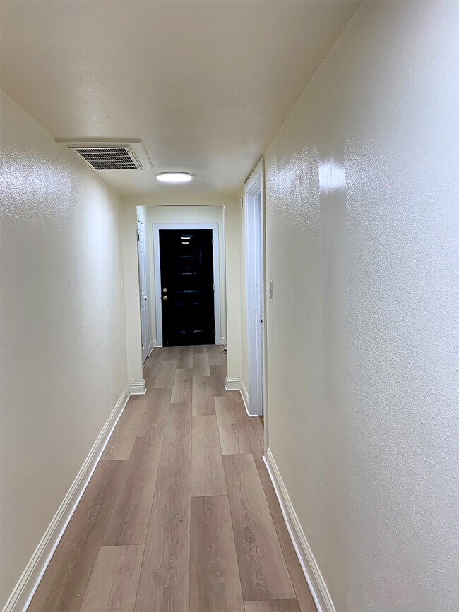 Building Photo - 708 Calvados Ave