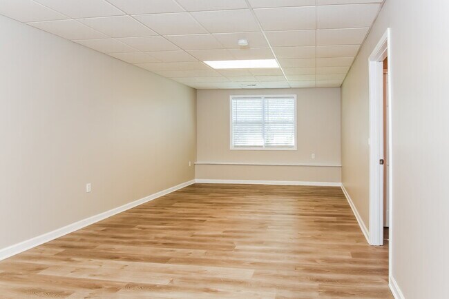 Building Photo - 304 Gun Range Rd