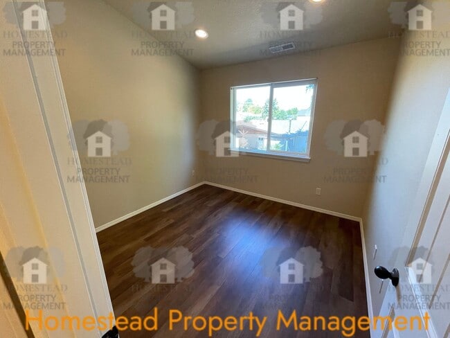 Building Photo - 1449-1451 Northgate Dr.