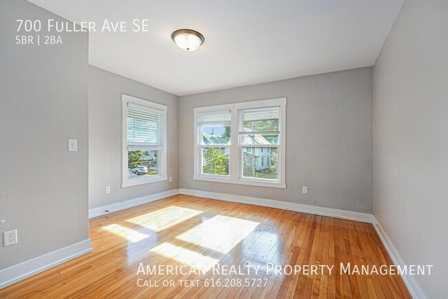 Building Photo - 700 Fuller Ave SE