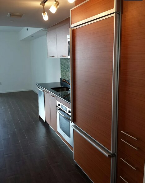 Primary Photo - 50 Biscayne Blvd