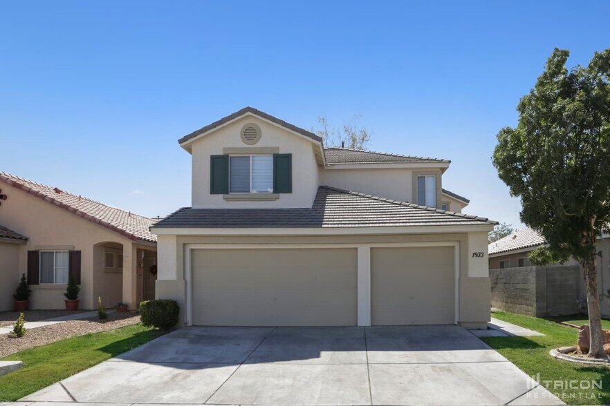 Primary Photo - 1933 Desert Sage Ave