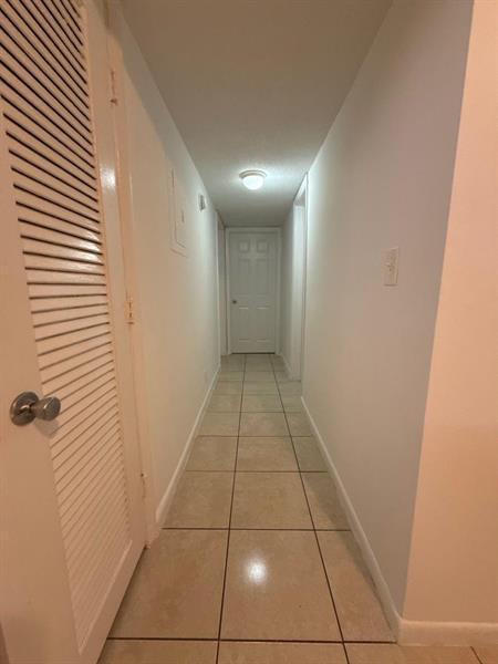 Building Photo - 471 Sunshine Dr