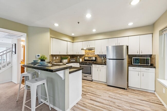 Building Photo - 16219 Northup Way