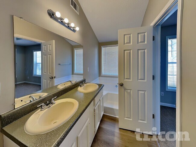 Building Photo - 313 Westchester Way