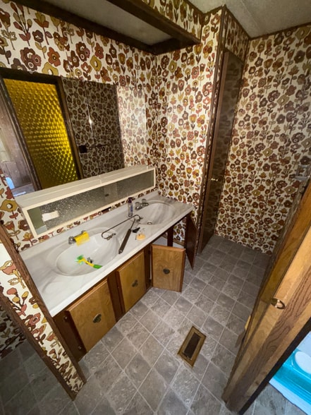 Building Photo - 4671 Old Rte 19