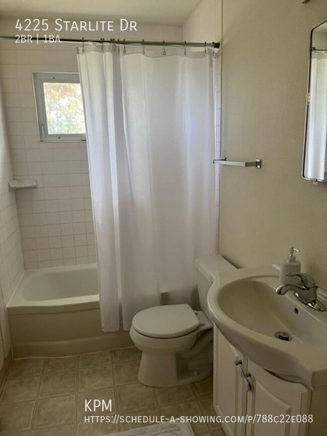 Building Photo - 2 BED | 1 BATH | FURNISHED HOME | WEST | F...