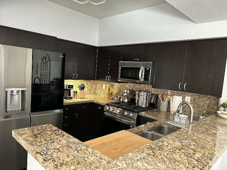 Building Photo - 7712 Himalayas Ave