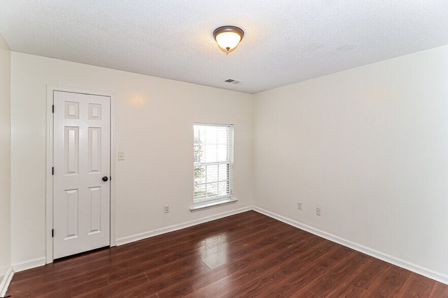 Building Photo - 5432 Milton Ridge Dr
