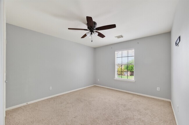 Building Photo - 31722 Royal Woods Ct