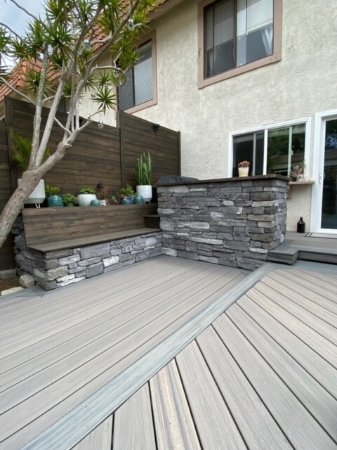 Outdoor back patio deck - 2809 Via Clarez