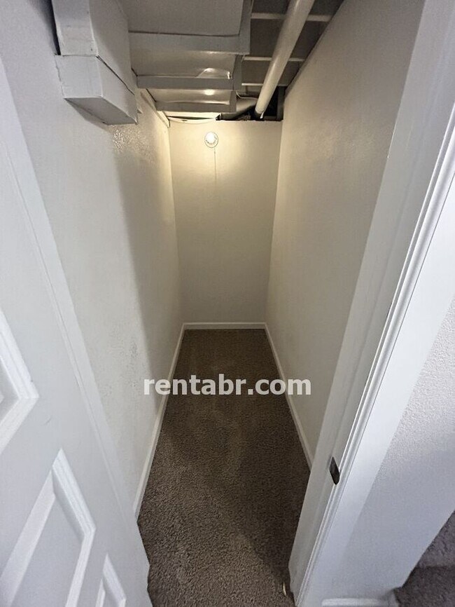 Building Photo - Modern Garden Level available NOW!!!