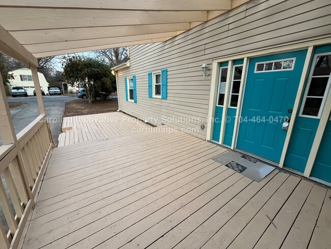 Building Photo - 7622 Helmdale Ave