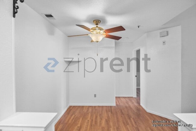 Building Photo - 714 Waterford Pl