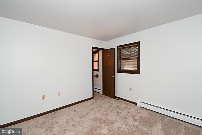 Building Photo - 306 Cedar Hill Rd