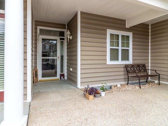 Building Photo - YEAR-ROUND - UNFURNISHED - CONDO  - WOODS ...