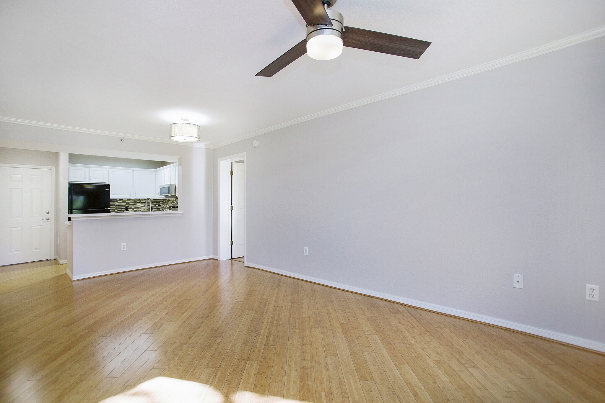 Building Photo - 8271 Key Royal Cir