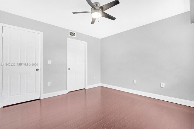 Building Photo - 2586 Centergate Dr