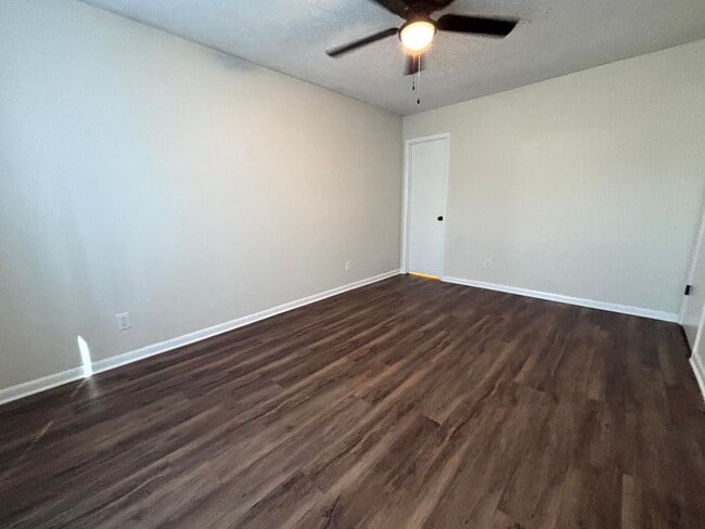 Building Photo - 1003 Madiera Ct