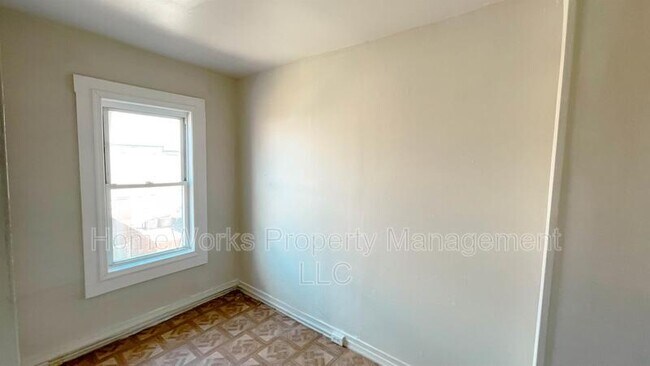 Building Photo - 317 S Mount St