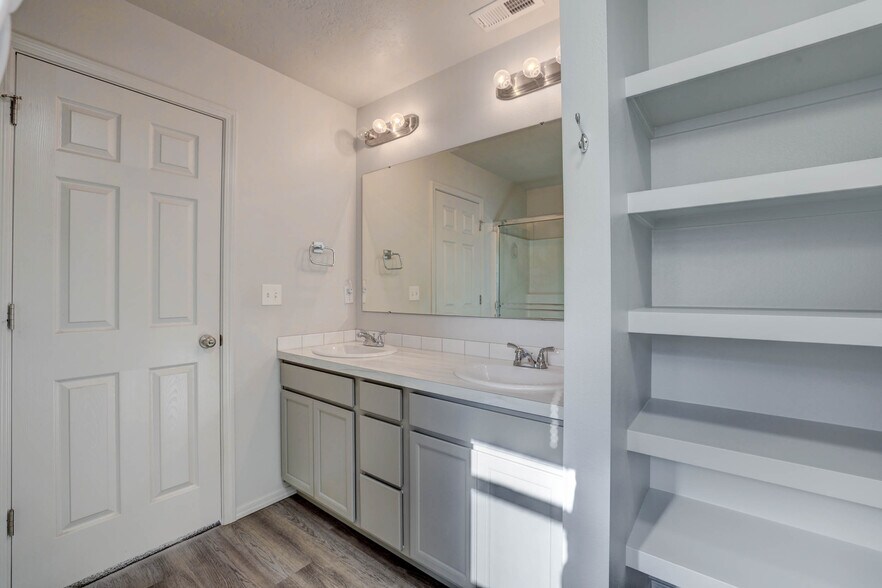 Building Photo - 19570 Nanticoke Ave