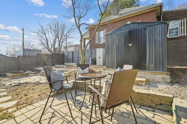 Building Photo - 5643 Clay Pl NE