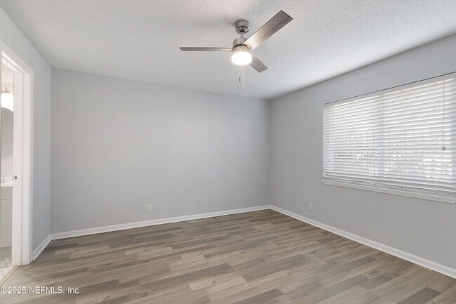 Building Photo - 6655 Bell Tower Ct