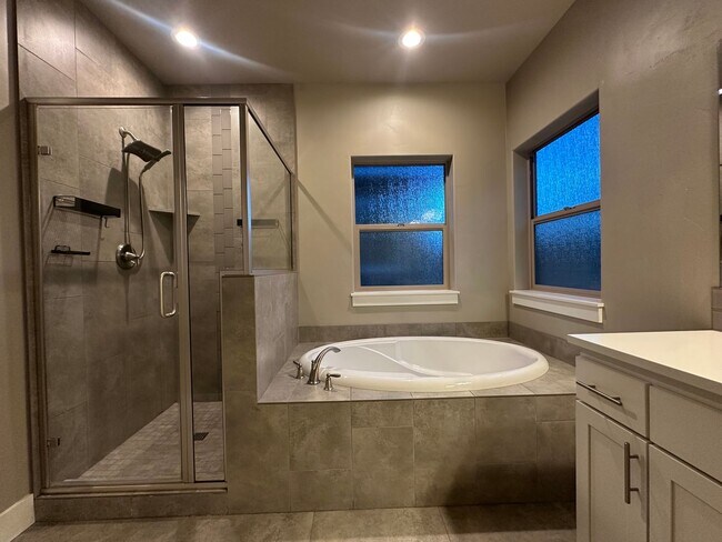 Building Photo - Beautiful home in Mirada!  A must see!