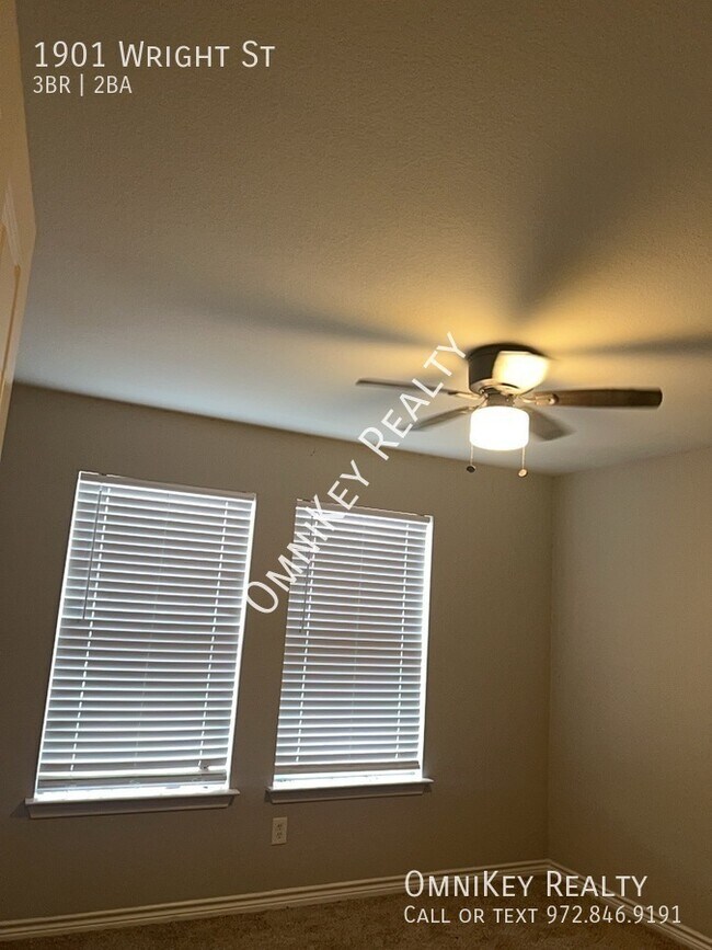 Building Photo - 1901 Wright St