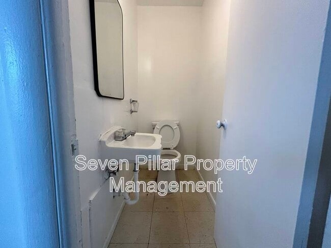 Building Photo - 339 S Napoleon Ave