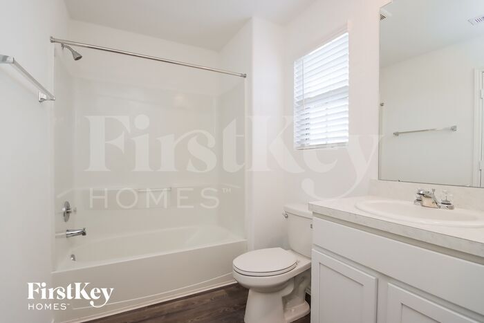 Building Photo - 3731 Solanum Dr