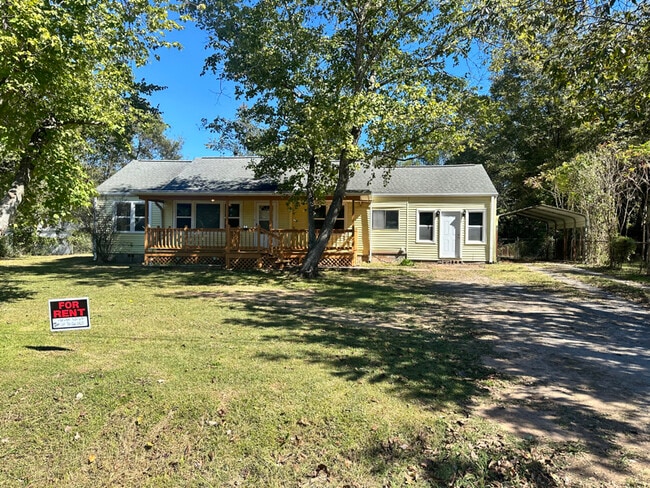 Building Photo - 61 Highland St NE