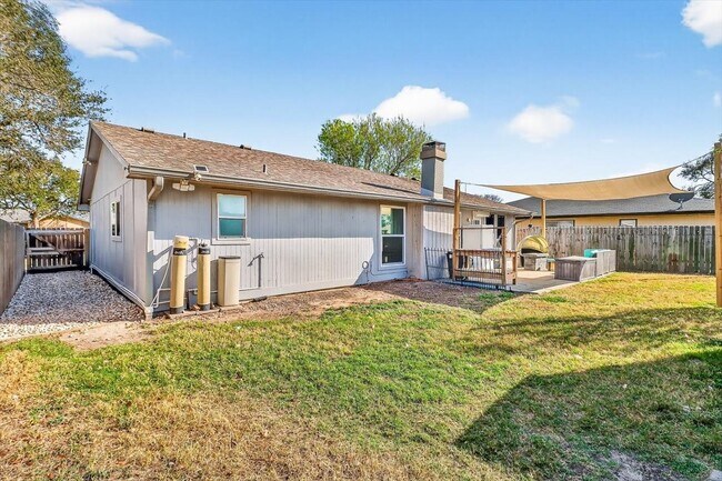 Building Photo - 1749 Dawn Breeze Dr