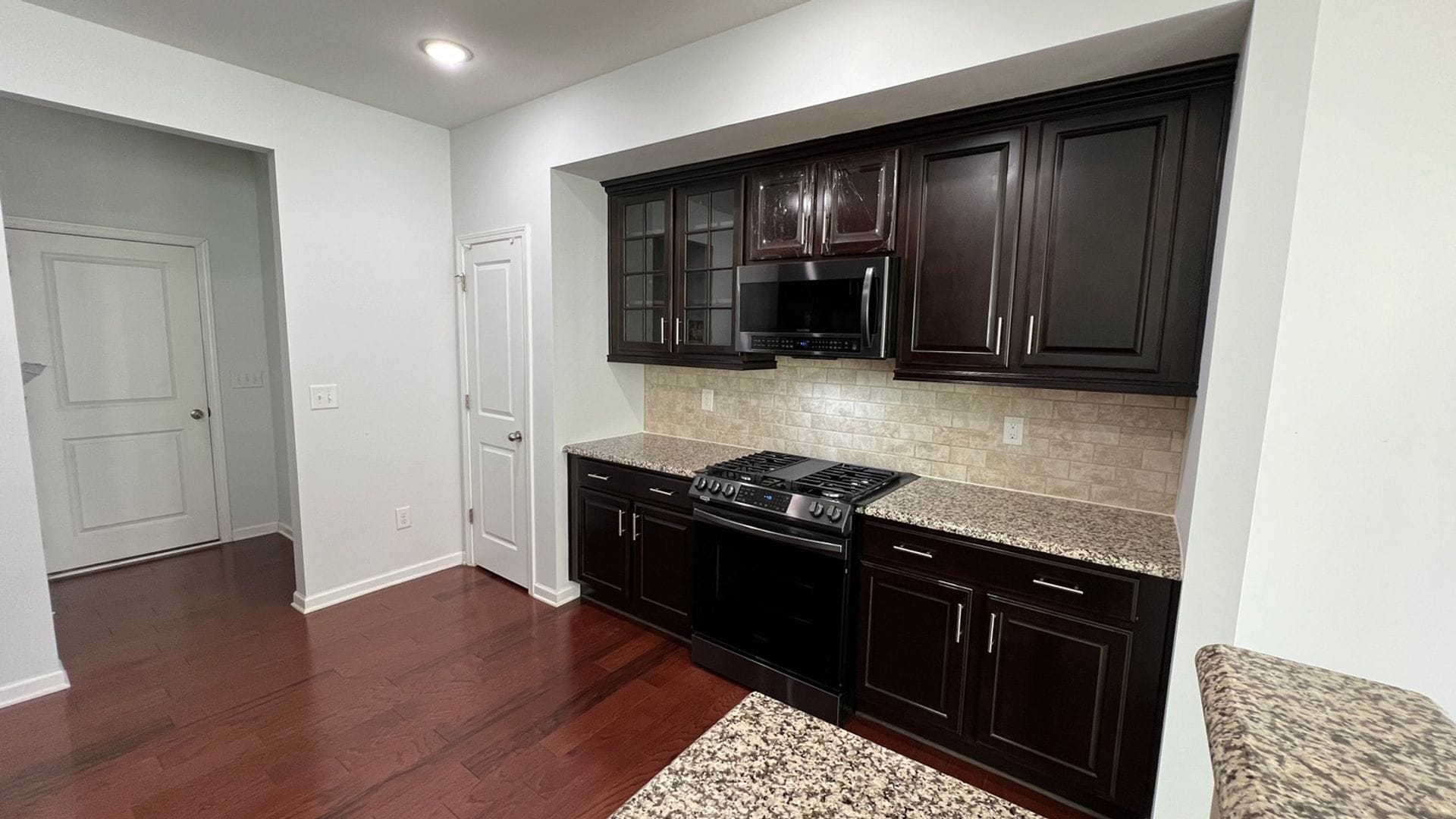 Building Photo - 421 Durants Neck Ln