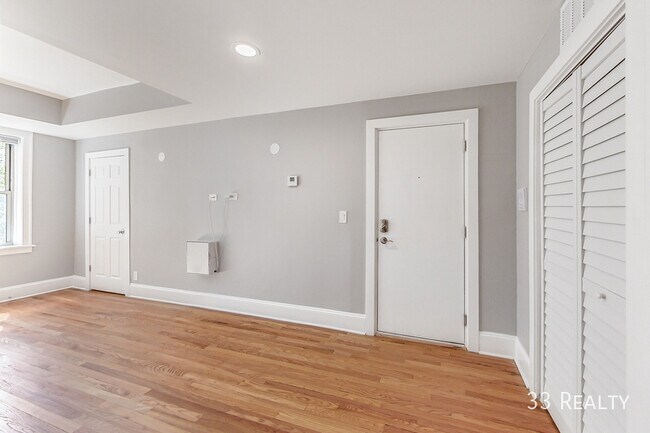 Building Photo - 122 Home Ave