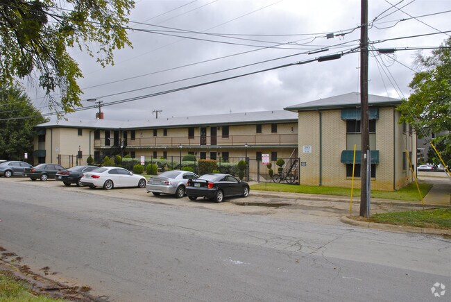 Building Photo - 305 Summit Ave
