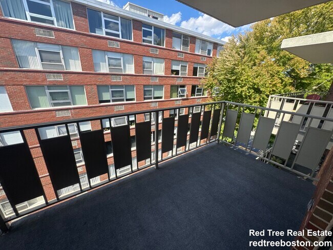 Building Photo - 320 Hammond Pond Pkwy