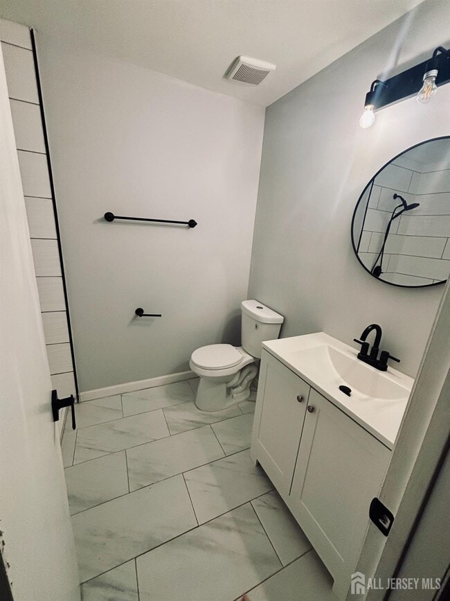 Building Photo - 1 Upperbrook Ct