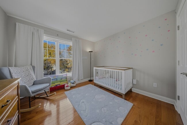 Building Photo - 1707 Summer St