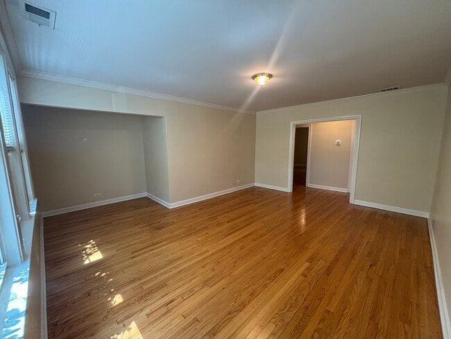 Building Photo - 1705 Simpson St