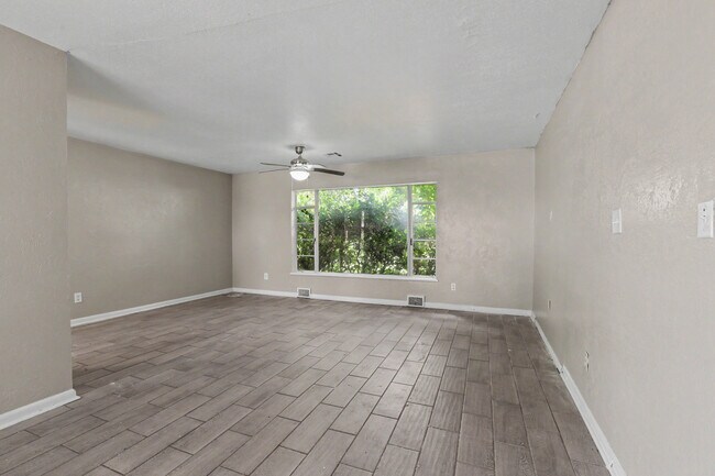 Building Photo - 2236 SW 59th Pl