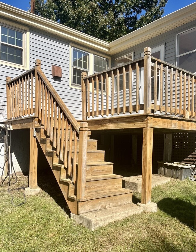 Building Photo - 385 Hartford Ave