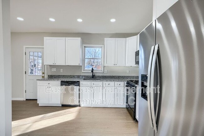 Building Photo - 4612 Schley Ave