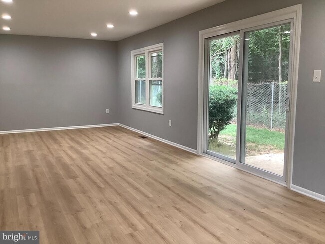 Building Photo - 15114 Laurel Oaks Ln