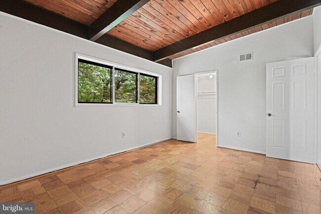 Building Photo - 7857 Enola St