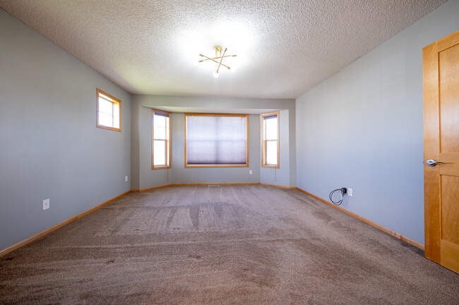 Building Photo - 9726 St Andrews Dr