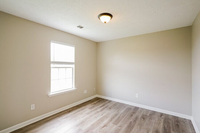 Building Photo - 1021 Tammy Sue Ln