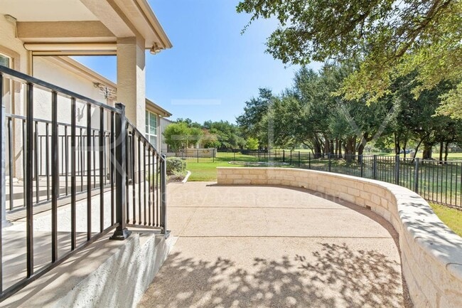 Building Photo - 808 Armstrong Dr